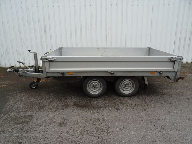 Aanghangwagen saris - afbeelding 1 van  8