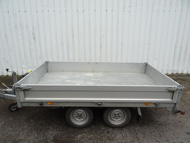 Aanghangwagen saris - afbeelding 2 van  8