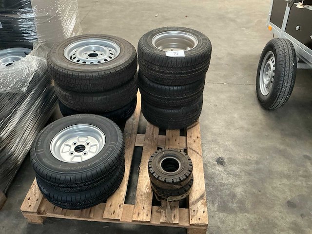 Aanhangwagen banden (8x) - afbeelding 1 van  4