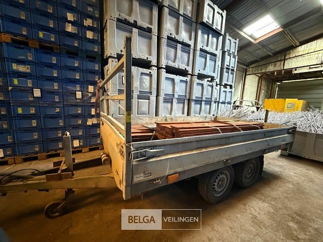 Aanhangwagen hapert, dubbelasser, geremd, zonder inhoud - afbeelding 2 van  9