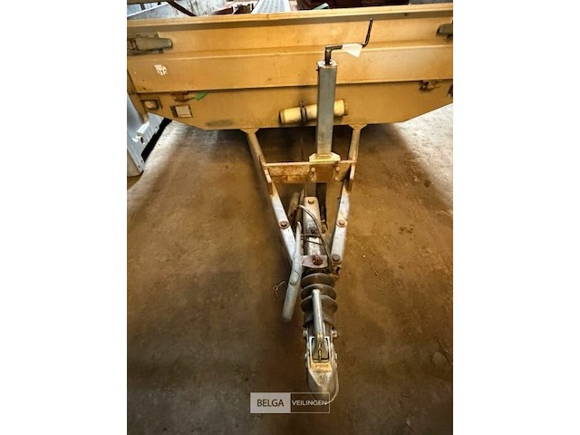 Aanhangwagen hapert, dubbelasser, geremd, zonder inhoud - afbeelding 7 van  9