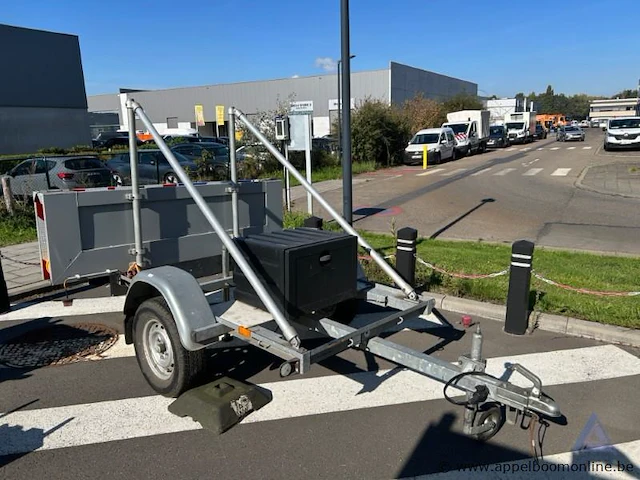 Aanhangwagen hapert r750, xlhr7500000701242, enkelas, mtm 750kg, opklapbare signalisatieborden, zwarte gereedschapskist, 089-012 - afbeelding 1 van  5