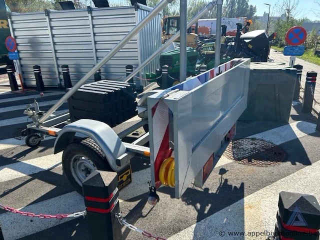 Aanhangwagen hapert r750, xlhr7500000701242, enkelas, mtm 750kg, opklapbare signalisatieborden, zwarte gereedschapskist, 089-012 - afbeelding 2 van  5
