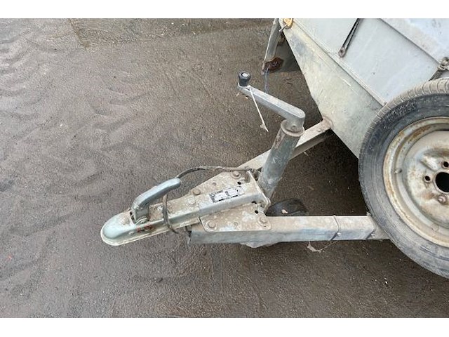 Aanhangwagen knott - afbeelding 9 van  10