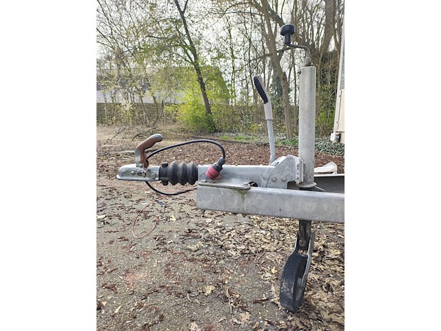 Aanhangwagen knott - afbeelding 6 van  7