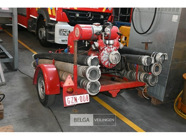 Aanhangwagen met draagbare pomp - afbeelding 1 van  8