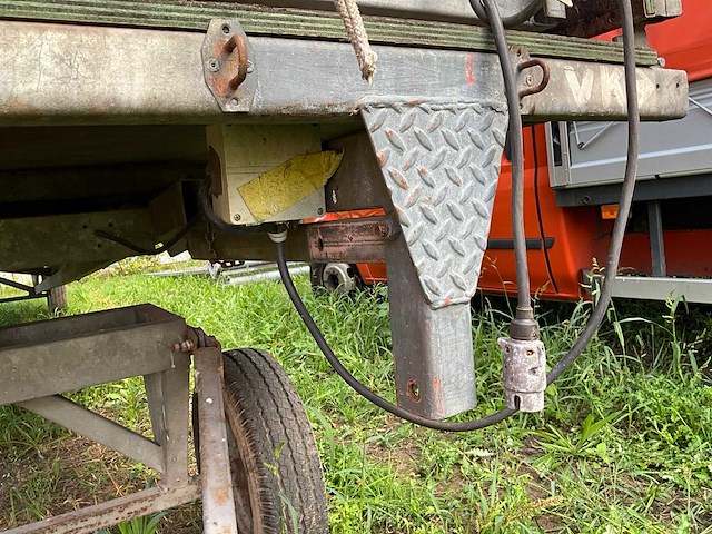 Aanhangwagen met podiumopbouw - afbeelding 16 van  24