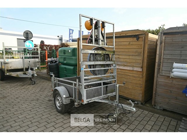 Aanhangwagen met signalisatie - afbeelding 1 van  7