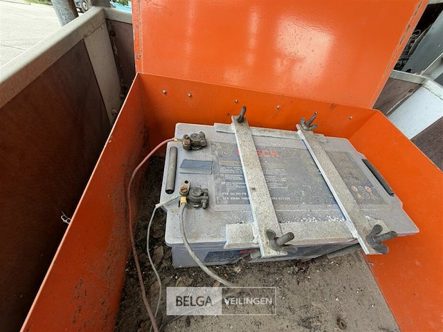 Aanhangwagen met wegsignalisatie - afbeelding 6 van  15