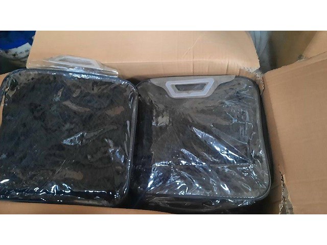 Aanhangwagen netten met rekker nieuw 8 stuks - afbeelding 1 van  1