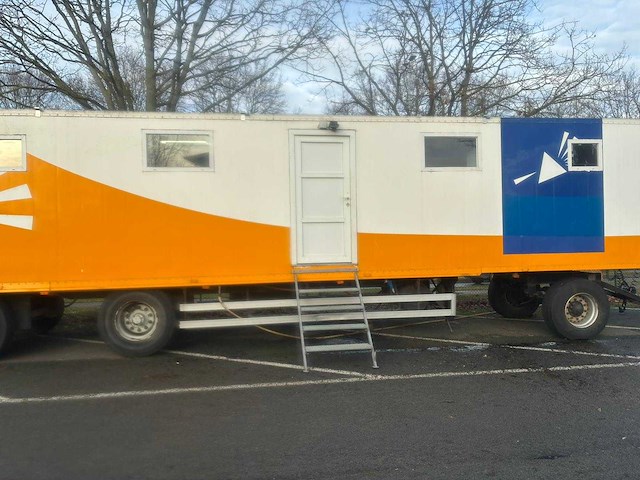 Aanhangwagen omgebouwd tot woonwagen - afbeelding 1 van  24