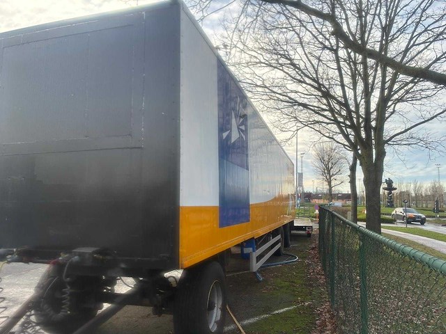 Aanhangwagen omgebouwd tot woonwagen - afbeelding 18 van  24