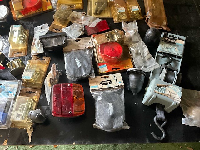 Aanhangwagen onderdelen en accessoires - afbeelding 4 van  11