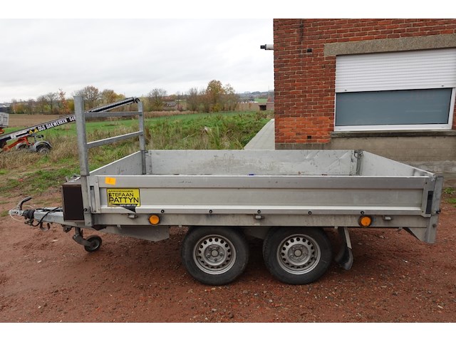 Aanhangwagen saris - afbeelding 1 van  7