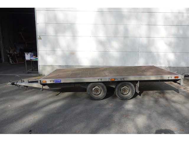 Aanhangwagen saris - afbeelding 1 van  7