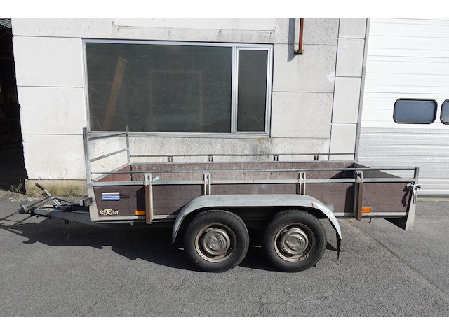 Aanhangwagen saris - afbeelding 1 van  4