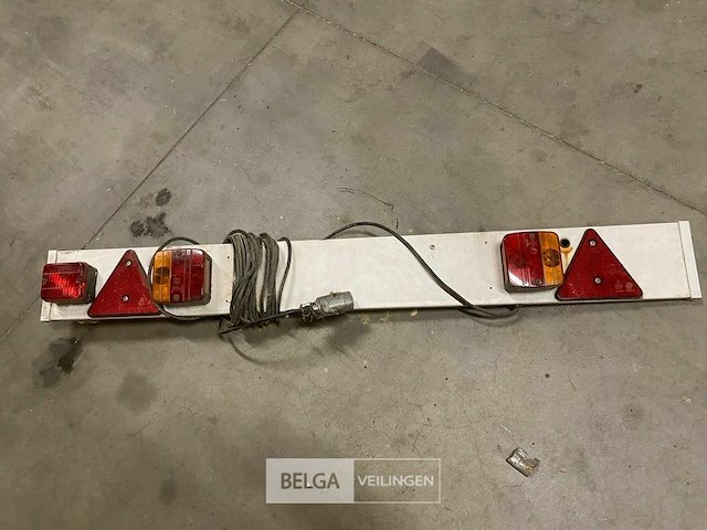 Aanhangwagen verlichtingstrook - afbeelding 1 van  1