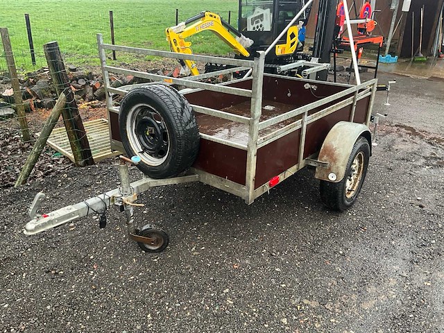 Aanhangwagen - afbeelding 1 van  17