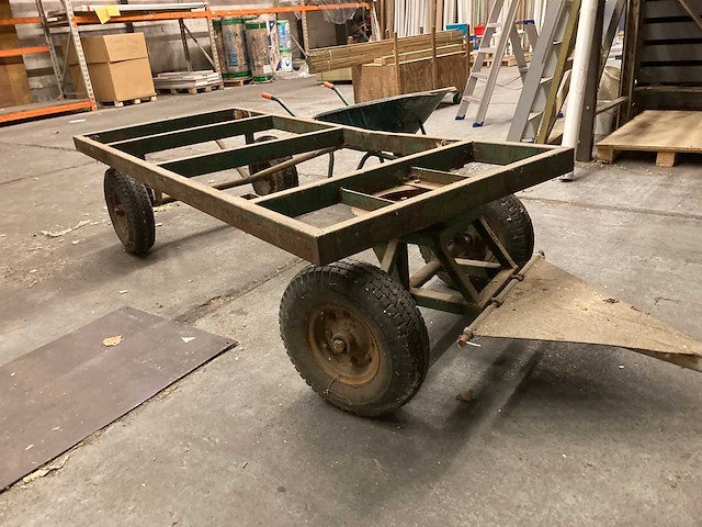 Aanhangwagens (2) en kruiwagen - afbeelding 6 van  11