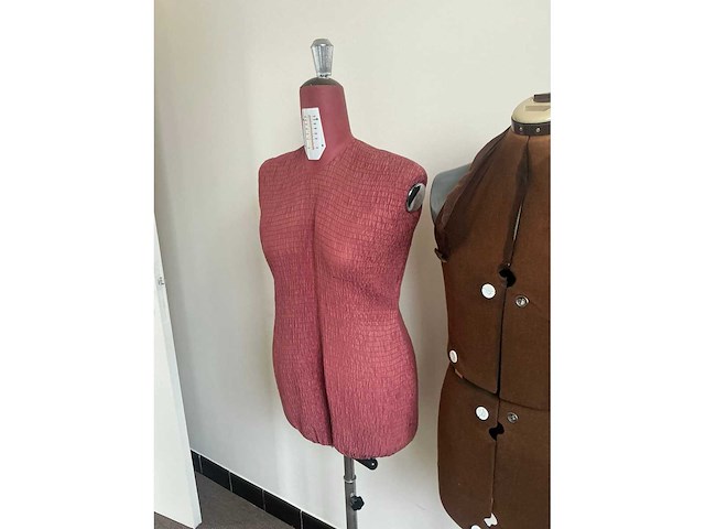 Aanpasbare buste paspop (3x) - afbeelding 4 van  7