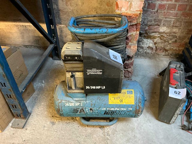 Abac 24/300 hp 1,5 luchtcompressor - afbeelding 1 van  4