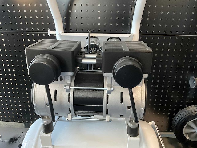 Abama tat-2020h lownoise luchtcompressor 20l nieuw - afbeelding 2 van  5
