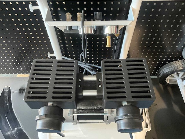 Abama tat-2020h lownoise luchtcompressor 20l nieuw - afbeelding 3 van  5