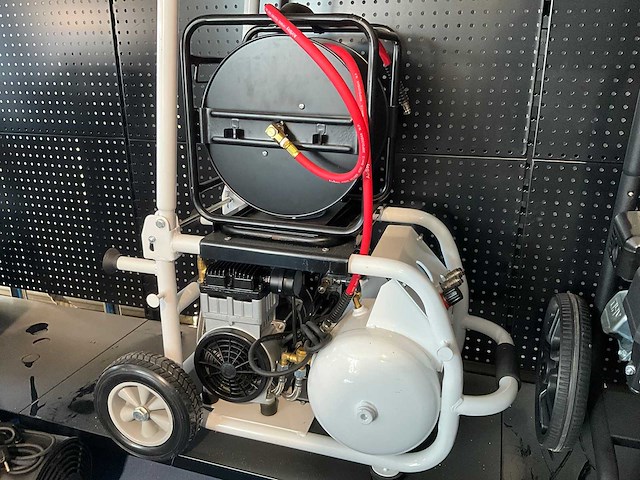 Abama tat-2520hn luchtcompressor low noise 20l met haspel - afbeelding 3 van  7