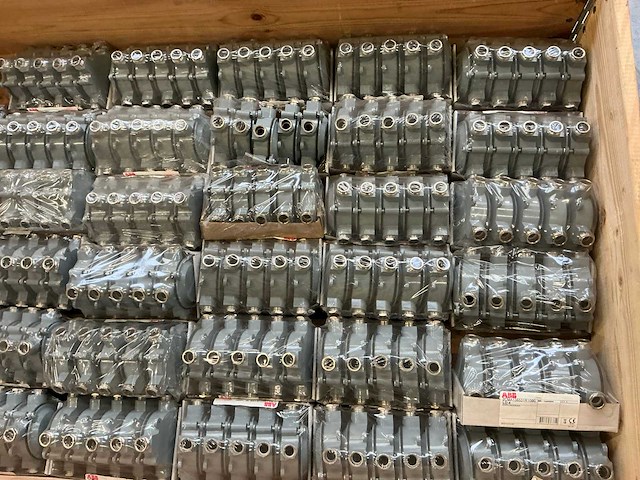 Abb 2cma136531r1000 partij koppelingsdozen - afbeelding 2 van  5