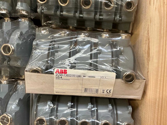 Abb 2cma136531r1000 partij koppelingsdozen - afbeelding 3 van  5