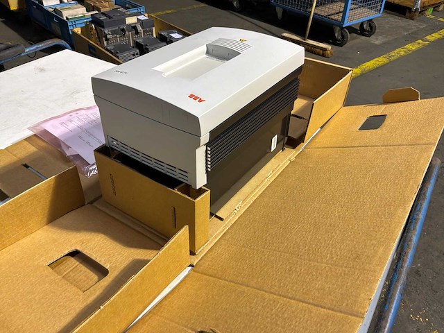 Abb acs 600 frequentieregelaar - afbeelding 3 van  5