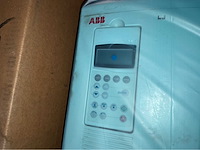 Abb acs 800 frequentieregelaar - afbeelding 2 van  5