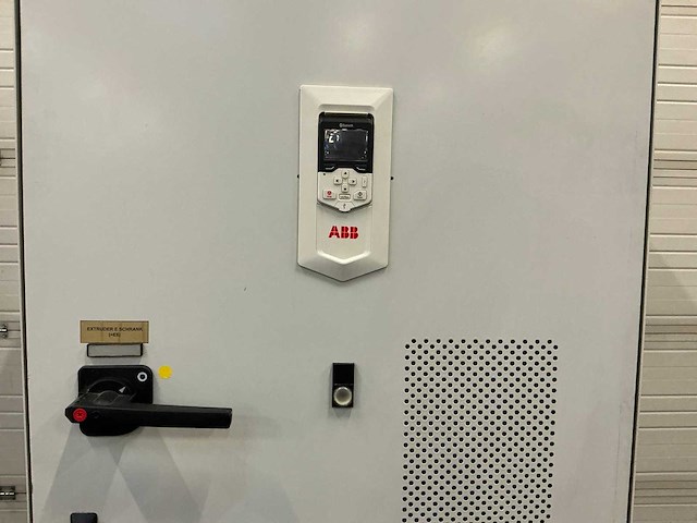 Abb acs 880-04-505a-3 frequentieregelaar met schakelkast - afbeelding 7 van  14