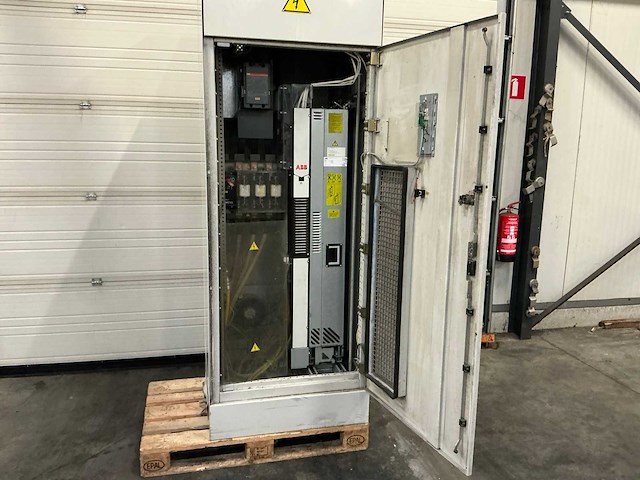Abb acs 880-04-505a-3 frequentieregelaar met schakelkast - afbeelding 13 van  14