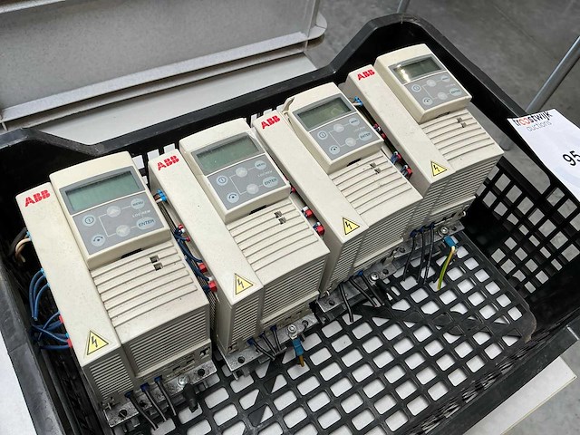 Abb acs141 frequentieregelaar (4x) - afbeelding 1 van  2