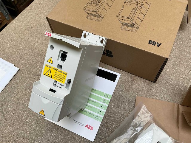 Abb acs310-03u-09a7-4 frequentieregelaar (2x) - afbeelding 5 van  9