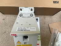 Abb acs310-03u-09a7-4 frequentieregelaar (2x) - afbeelding 2 van  3