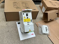 Abb acs310-03u-09a7-4 frequentieregelaar (2x) - afbeelding 2 van  9