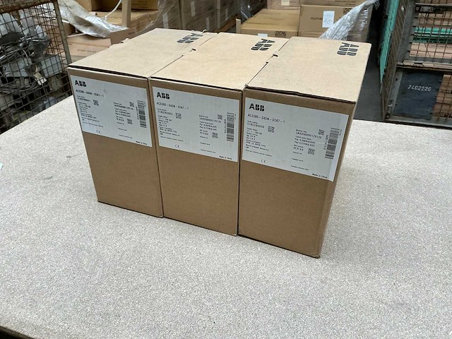 Abb acs380-040n-03a7-1 frequentieregelaar (3x) - afbeelding 1 van  7