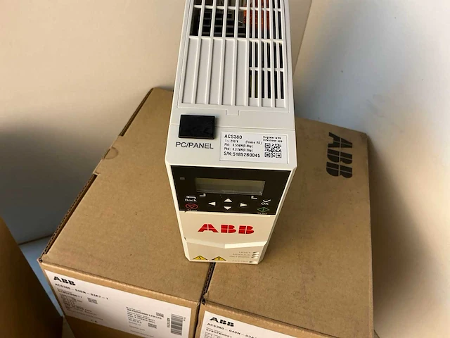 Abb acs380-040n-03a7-1 frequentieregelaar (3x) - afbeelding 7 van  8
