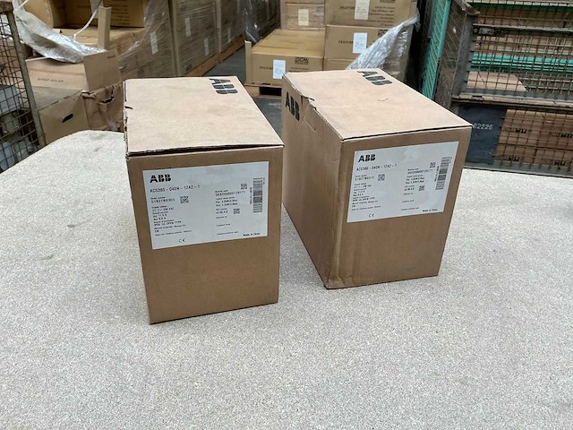 Abb acs380-040n-12a2-1 frequentieregelaar (2x) - afbeelding 1 van  10