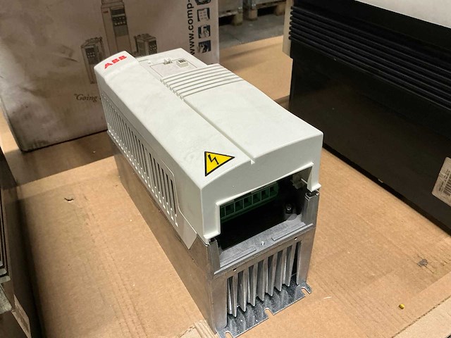 Abb acs400 frequentieregelaar - afbeelding 4 van  5