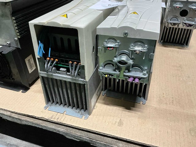 Abb acs550 frequentieregelaar (2x) - afbeelding 3 van  5