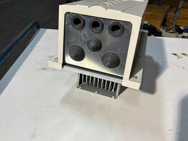 Abb acs550 frequentieregelaar - afbeelding 2 van  3