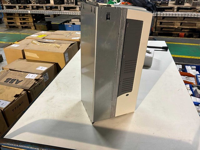 Abb acs550 frequentieregelaar - afbeelding 2 van  6