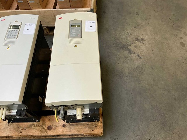 Abb acs600 frequentieregelaar - afbeelding 1 van  6