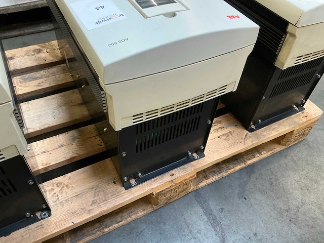 Abb acs600 frequentieregelaar - afbeelding 9 van  10