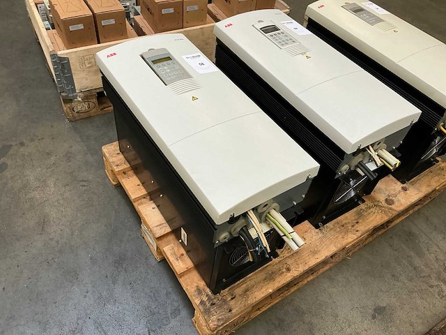 Abb acs600 frequentieregelaar - afbeelding 1 van  7
