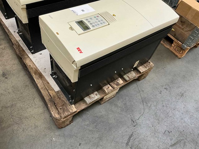 Abb acs600 frequentieregelaar - afbeelding 4 van  8