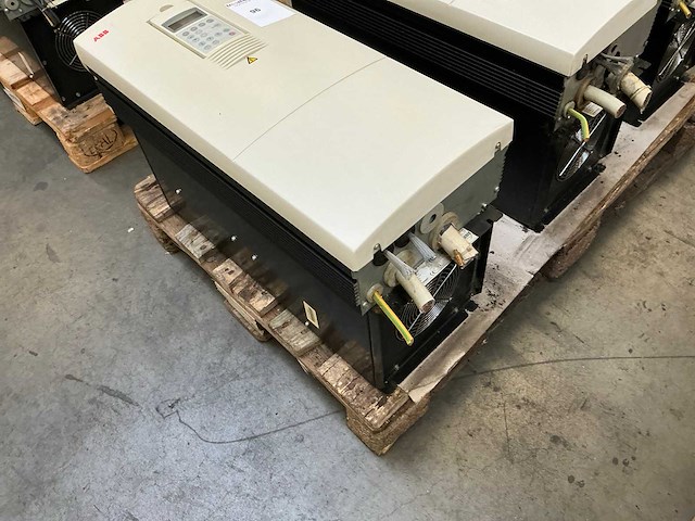 Abb acs600 frequentieregelaar - afbeelding 5 van  8